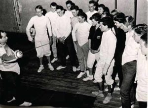 Fechter mit Trainer Emil Beck (links), 1965