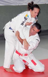 Die bisher erfolgreichste weibliche TSV-Judoka Johanna Schumann im Training mit dem ehemaligen Bundestrainer und Olympiasieger Frank Wieneke