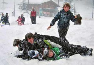 Schneeballschlacht bei der Skifreizeit, Axamer Lizum 2012